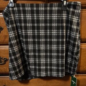 HALARA Black & White A-Line Mini Skorts M1